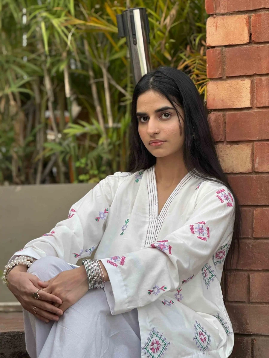 Aabroo - Image 5
